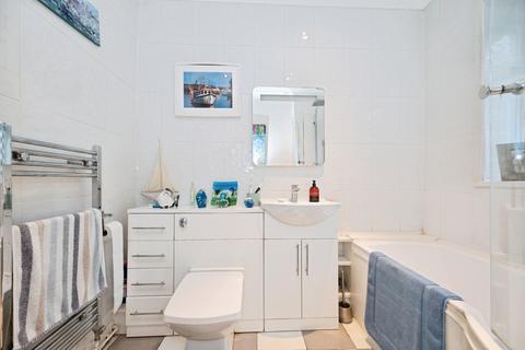 2 bedroom terraced house for sale, Londesborough Road, Southsea, Hampshire, PO4