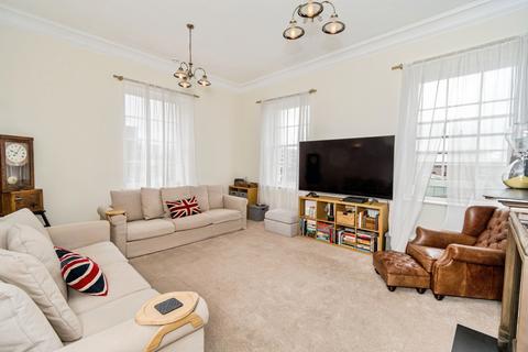 2 bedroom flat for sale, Canute Road, Southampton, Hampshire