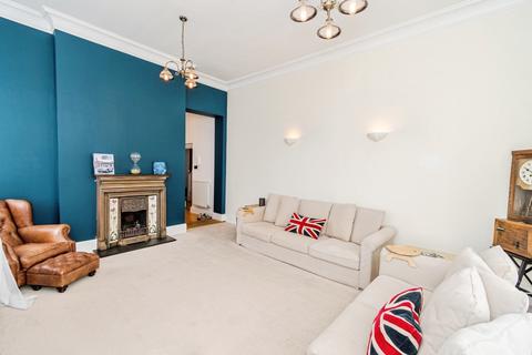2 bedroom flat for sale, Canute Road, Southampton, Hampshire
