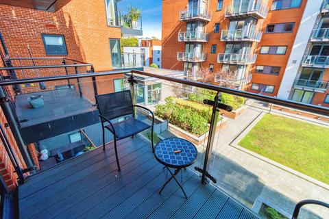 2 bedroom flat for sale, Ocean Way, Southampton, Hampshire, SO14