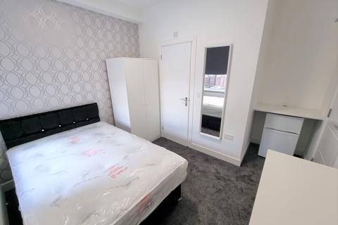 undefined, Ashburnham Road, Luton, Bedfordshire