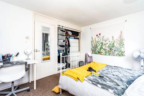 2 bedroom flat for sale, Wyndham Court, Commercial Road, Southampton, Hampshire, SO15