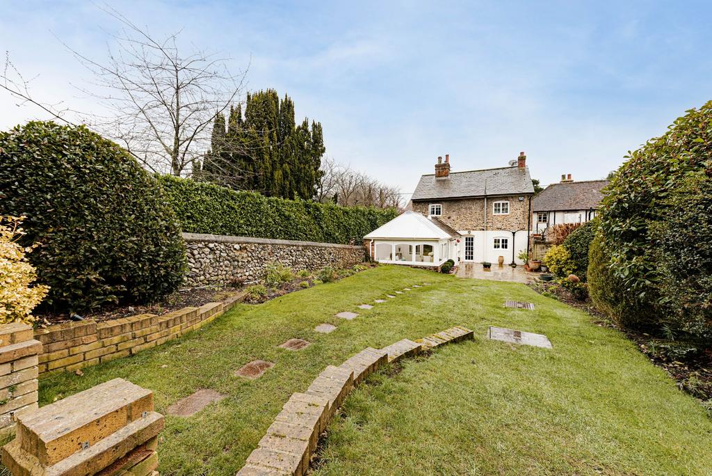 Rear Garden (1)