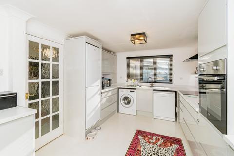 2 bedroom detached house for sale, Sunset Road, Totton, Southampton, Hampshire, SO40
