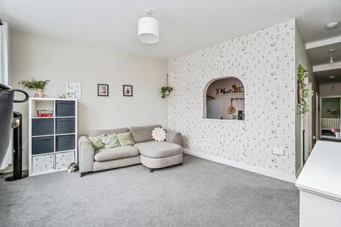 2 bedroom maisonette for sale, Station Road North, Totton, Southampton, Hampshire, SO40