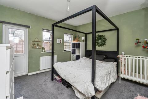 2 bedroom maisonette for sale, Station Road North, Totton, Southampton, Hampshire, SO40