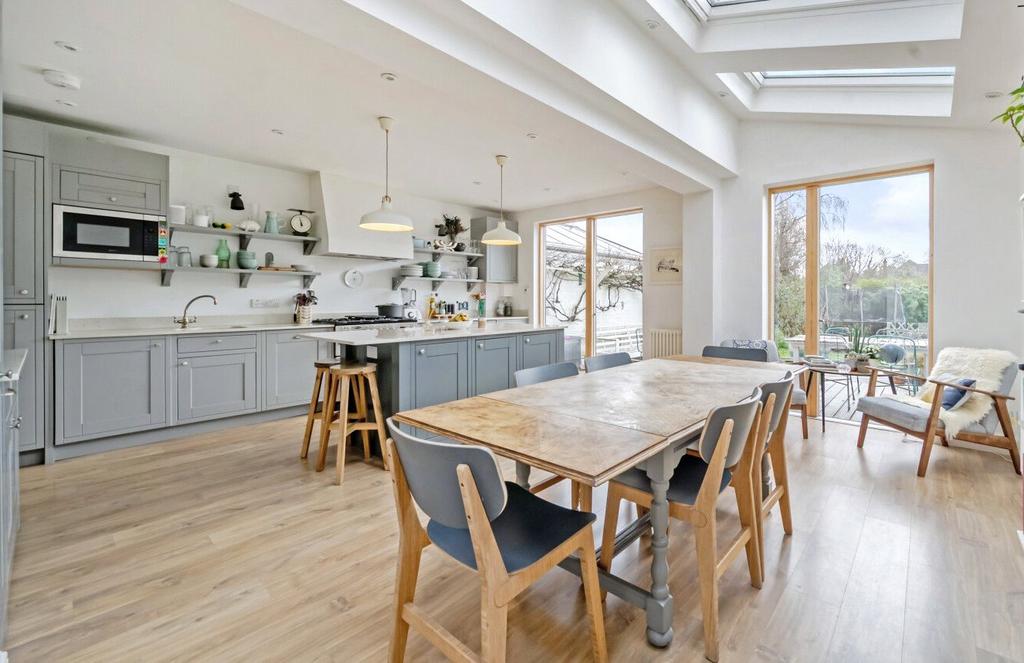 Kitchen/Dining Room