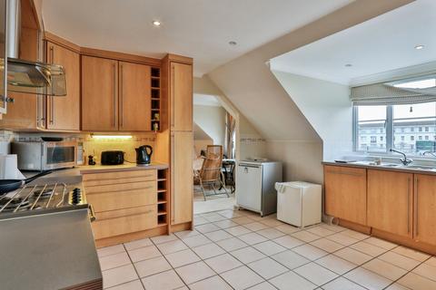 4 bedroom flat for sale, Grove Road, Bournemouth, Dorset, BH1