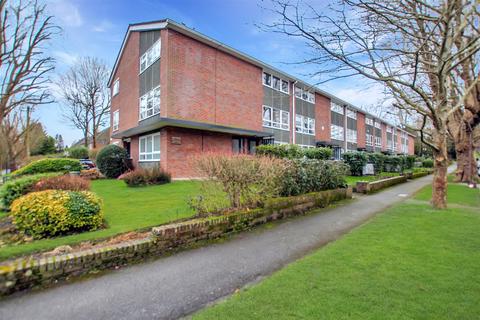 3 bedroom apartment to rent, Northwood HA6