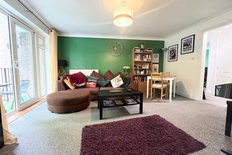 2 bedroom flat for sale, The Topiary, Lower Parkstone, Poole, Dorset, BH14