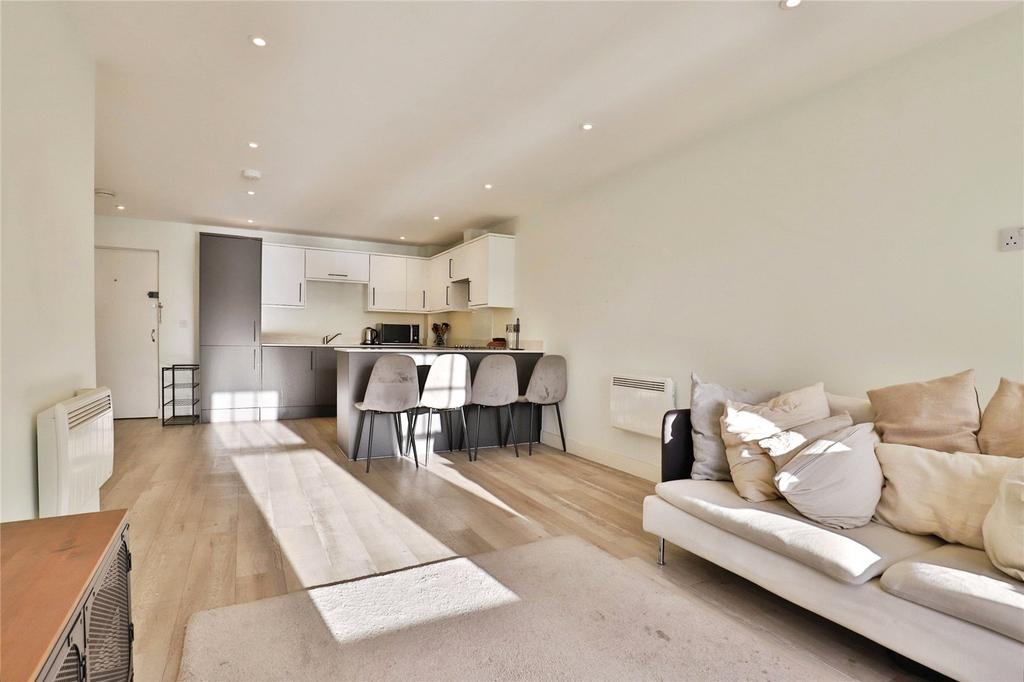 Lounge/Kitchen