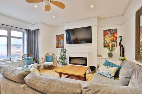 3 bedroom flat for sale, Commercial Road, Ashley Cross, Lower Parkstone, Poole, BH14