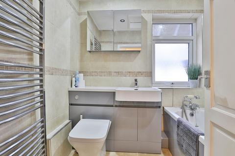 3 bedroom flat for sale, Commercial Road, Ashley Cross, Lower Parkstone, Poole, BH14