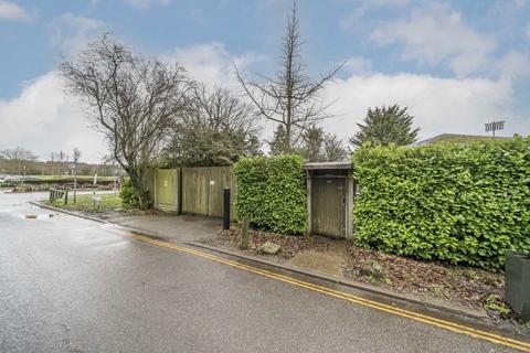 Studio to rent, Greenlands Lane, London NW4