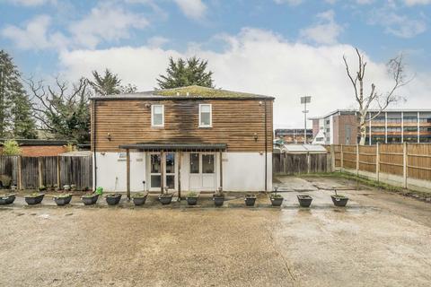Studio to rent, Greenlands Lane, London NW4