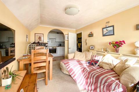 2 bedroom flat for sale, Weston Lane, Southampton, Hampshire, United Kingdom, SO19