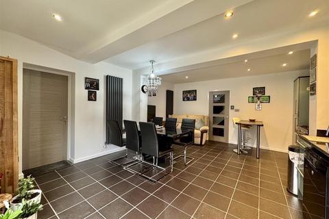 2 bedroom semi-detached house for sale, Woburn Drive, Halesowen