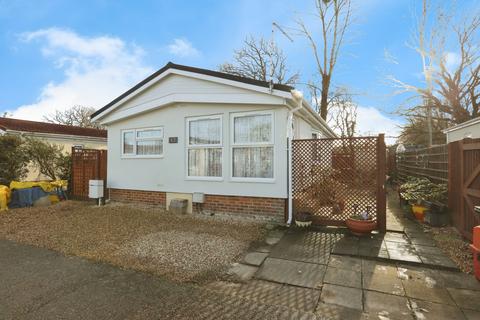 2 bedroom detached house for sale, Oaktree Caravan Site, Allington Lane, West End, Southampton, SO30