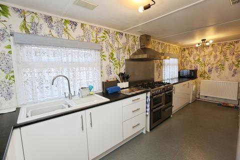 2 bedroom detached house for sale, Oaktree Caravan Site, Allington Lane, West End, Southampton, SO30