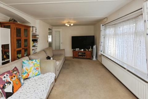 2 bedroom detached house for sale, Oaktree Caravan Site, Allington Lane, West End, Southampton, SO30