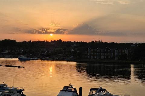 2 bedroom flat for sale, Vespasian Road, Southampton, Hampshire, SO18