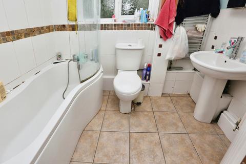 2 bedroom flat for sale, Kingsway, Chandler's Ford, Eastleigh, Hampshire, SO53