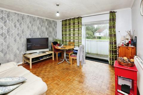 2 bedroom flat for sale, Kingsway, Chandler's Ford, Eastleigh, Hampshire, SO53