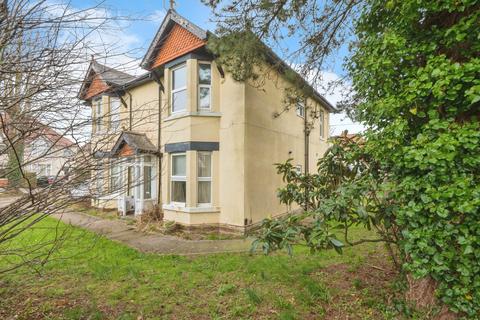 1 bedroom flat for sale, Leigh Road, Chandler's Ford, Eastleigh, Hampshire, SO53