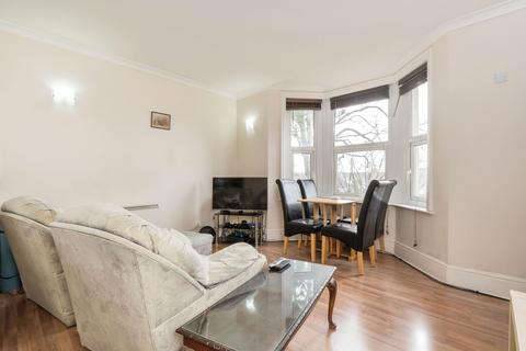 1 bedroom flat for sale, Leigh Road, Chandler's Ford, Eastleigh, Hampshire, SO53