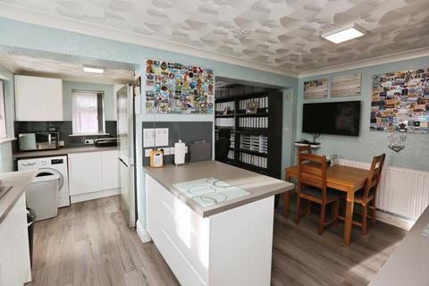 undefined, Warren Avenue, Chandler's Ford, Eastleigh, Hampshire, SO53