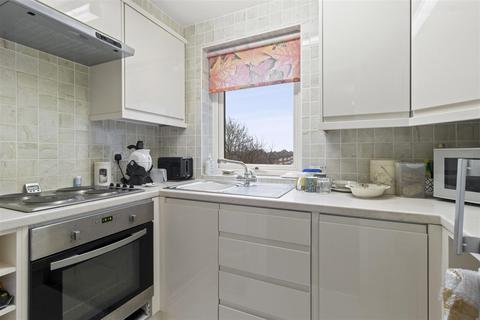 1 bedroom flat for sale, Brookside Avenue, Polegate BN26