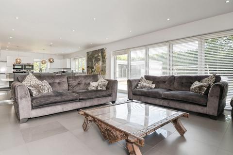 4 bedroom detached house for sale, Chestnut Close, Chandler's Ford, Eastleigh, Hampshire, SO53