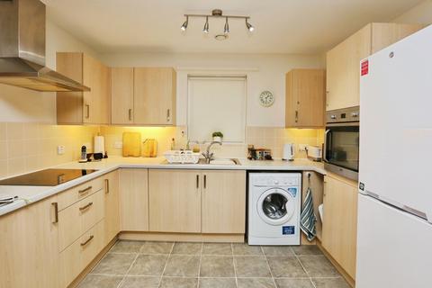 2 bedroom flat for sale, Kent Road, Chandler's Ford, Eastleigh, Hampshire, SO53