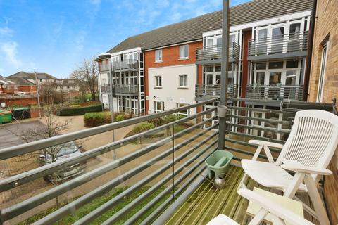 2 bedroom flat for sale, Kent Road, Chandler's Ford, Eastleigh, Hampshire, SO53