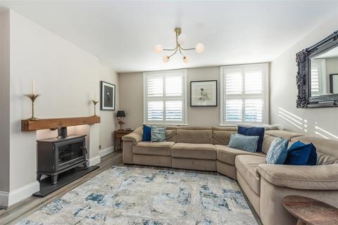 3 bedroom detached house for sale, Frensham Road, Lower Bourne, Farnham