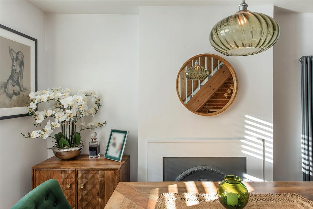 Dining room, fireplace