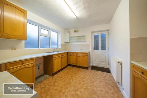 2 bedroom detached bungalow for sale, Lismore Park, Buxton