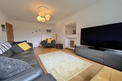 undefined, Elm Grove, Glossop
