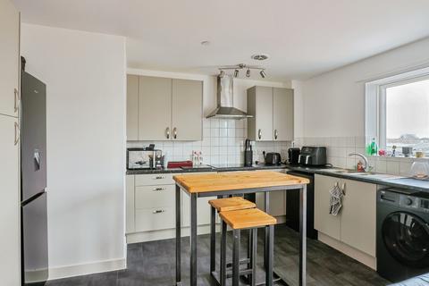 2 bedroom flat for sale, Alice Gardens, Parkstone, Poole, Dorset, BH12