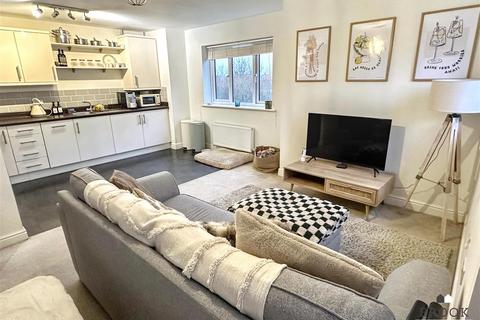 2 bedroom flat for sale, Kensington Way, Polegate BN26