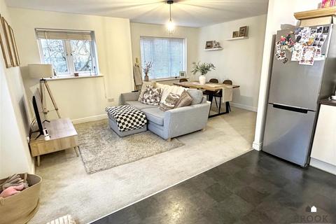 2 bedroom flat for sale, Kensington Way, Polegate BN26