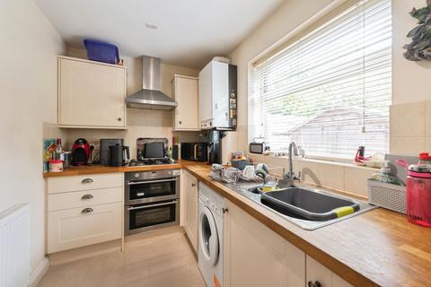 2 bedroom flat for sale, Crescent Road, Gosport, Hampshire, PO12