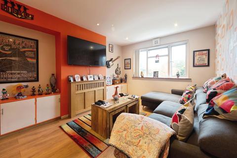 1 bedroom flat for sale, Wilmott Close, Gosport, Hampshire, PO12