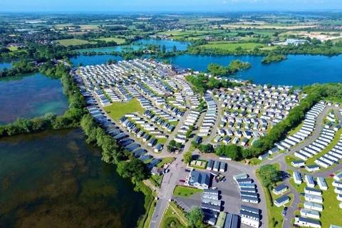 2 bedroom house for sale, Lakeside Holiday Park, Vinnetrow Road, Chichester, PO20