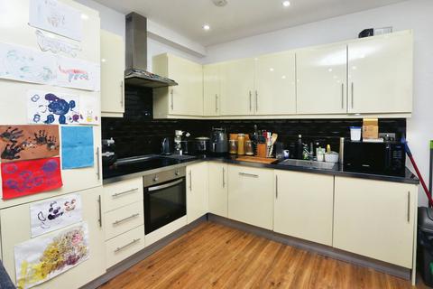 2 bedroom flat for sale, Wickham Road, Fareham, Hampshire, PO16