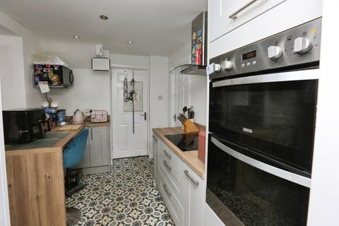 4 bedroom semi-detached house for sale, Woodlands Close, Sarisbury Green, Southampton, Hampshire, SO31