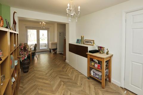 4 bedroom semi-detached house for sale, Woodlands Close, Sarisbury Green, Southampton, Hampshire, SO31