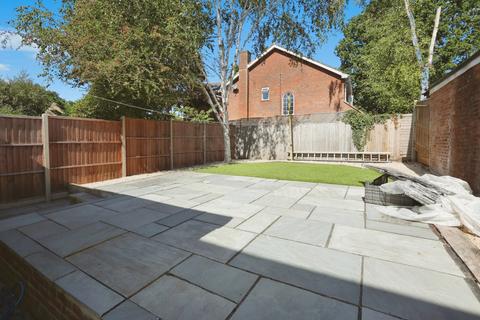 4 bedroom semi-detached house for sale, Woodlands Close, Sarisbury Green, Southampton, Hampshire, SO31