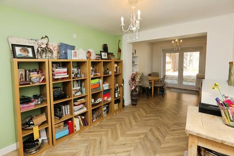 4 bedroom semi-detached house for sale, Woodlands Close, Sarisbury Green, Southampton, Hampshire, SO31
