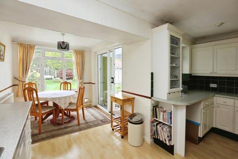 2 bedroom bungalow for sale, Locks Heath Park Road, Locks Heath, Southampton, Hampshire, SO31